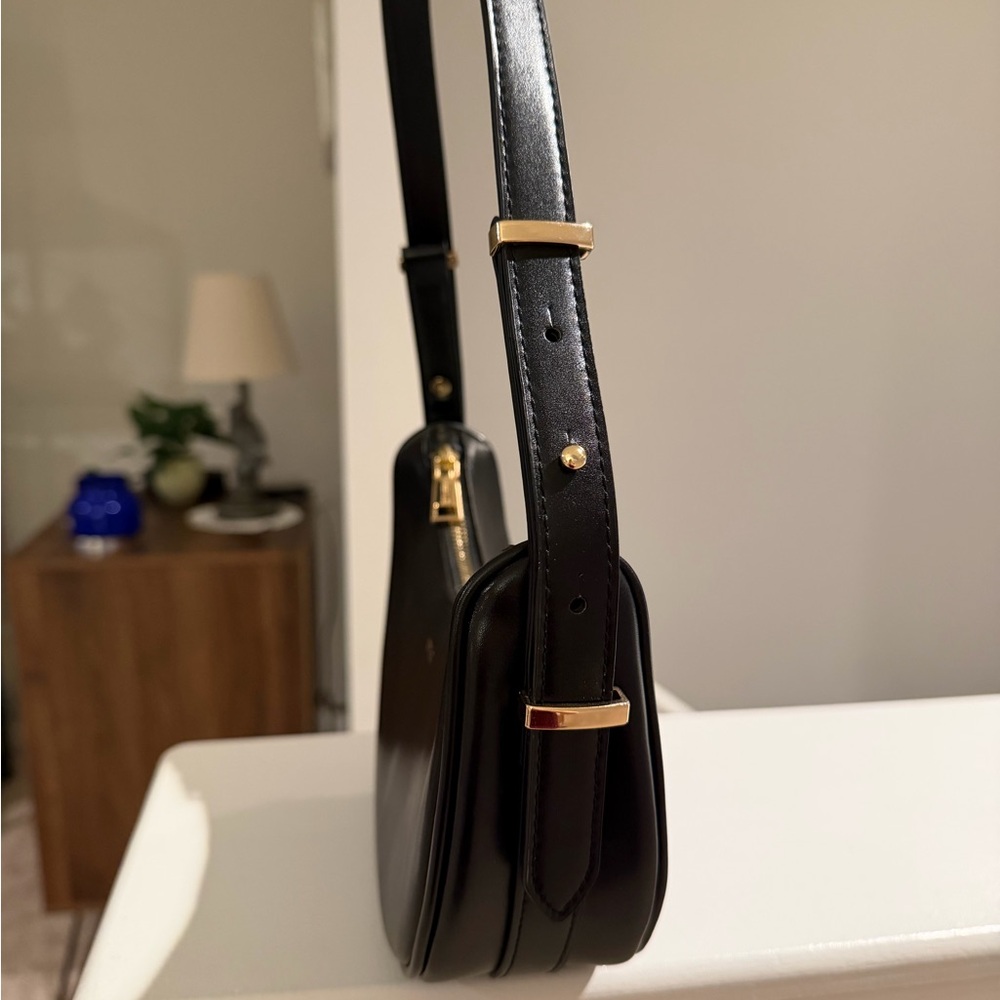 Keyli NWOT Black Crescent Shoulder Bag with Gold Accents - Picture 4 of 8